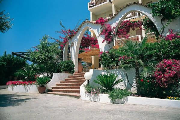 Hotel Punta Faro Capo Vaticano Exterior foto
